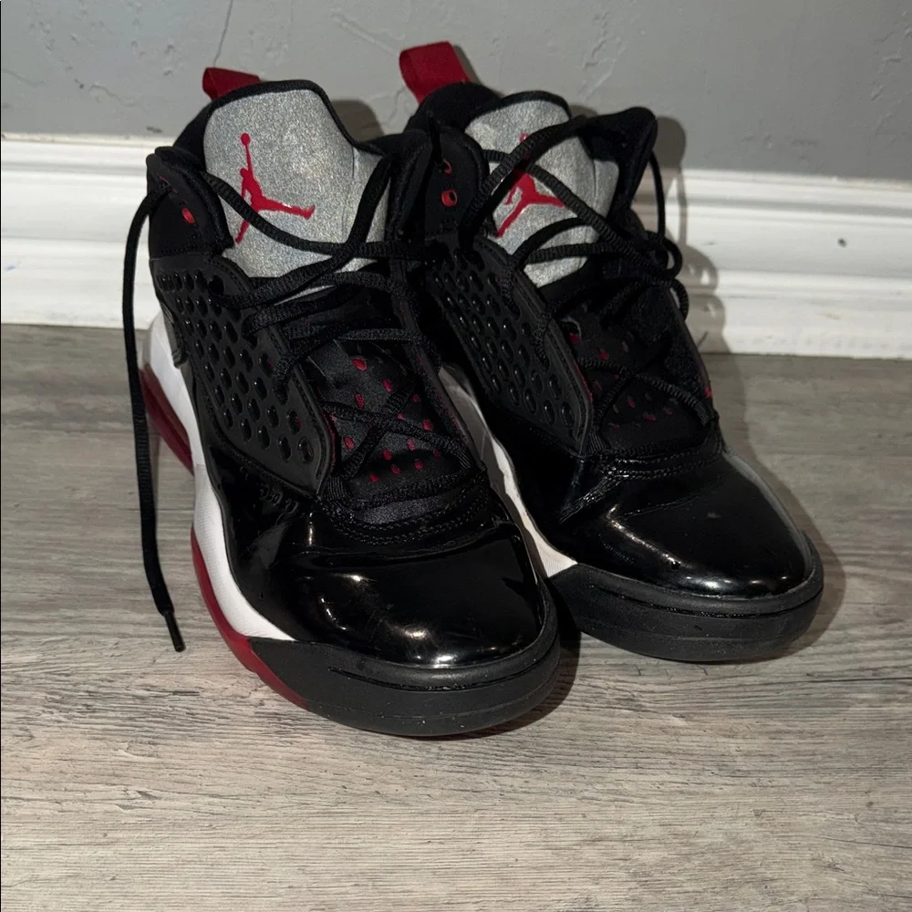 Jordan Youth Black and Red Sneakers - Picture 1 of 7